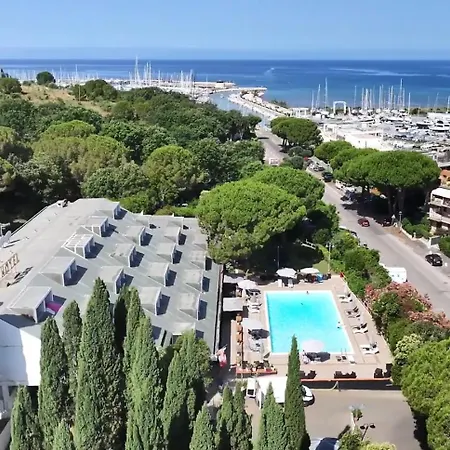 Hotel Pfa La Darsena - Follonica 3*